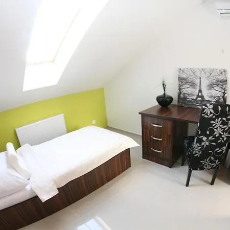 Hotel Grand Hotel/pension Sladkovicovo