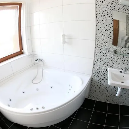 Grand Hotel/pension 3* Sladkovicovo
