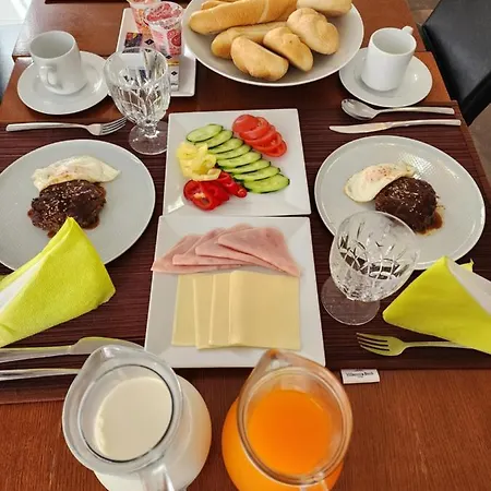 Grand Hotel/pension 3* Sladkovicovo